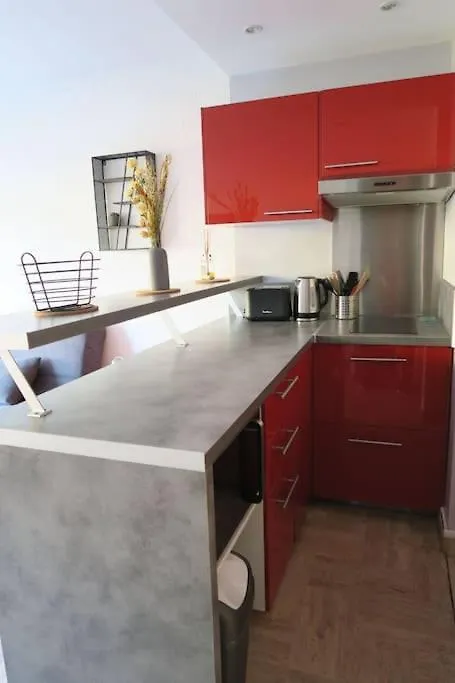 Grand Studio Lumineux Boulouris, Plage 5Min A Pied Saint-Raphaël Apartamento